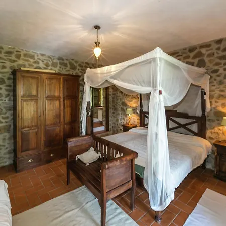 Villa Santa Fiora Farmhouse *